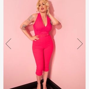 Capri Pants in Candy Pink NWT Vixen by Micheline Pitt